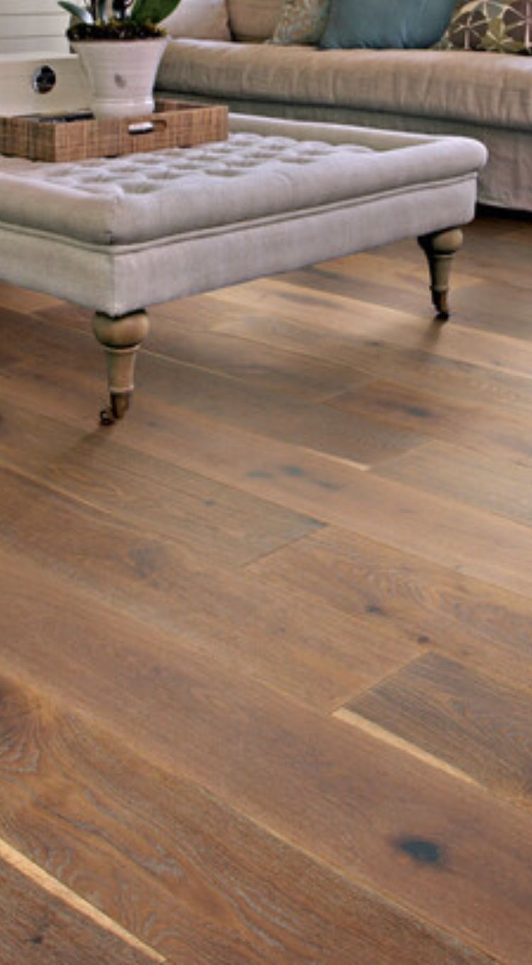 Laminate flooring in livingroom